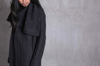 NostraSantissimaの新作アイテムを1点、Juvenile Hall RollCallの新作アイテムを1点ずつ掲載致しました。